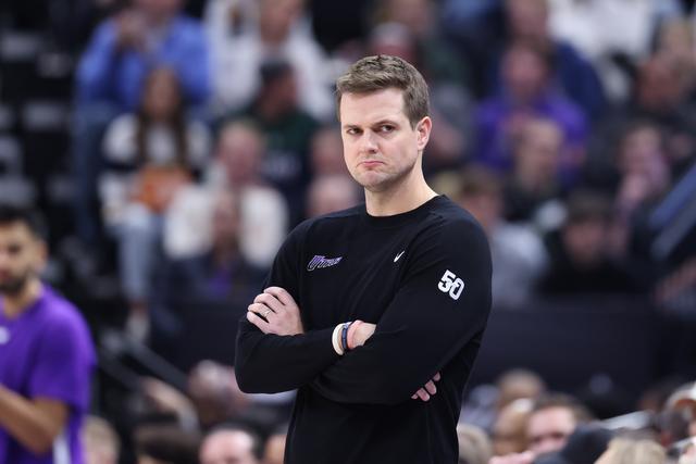 东契奇三双+三分准绝杀 独行侠险胜森林狼2-0