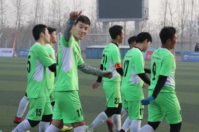 布朗37分绿军大胜太阳4连胜 哈登休战快船擒牛