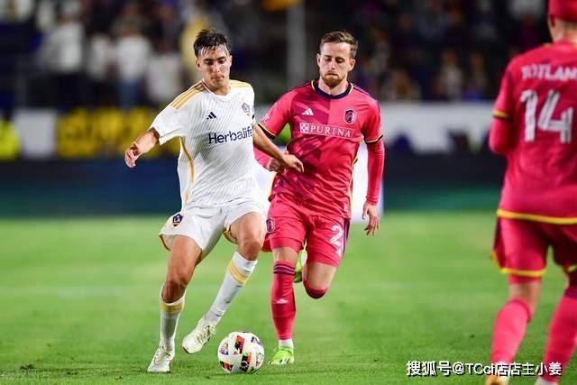 英超-B费点射三笘薰传射  曼联主场1-3布莱顿